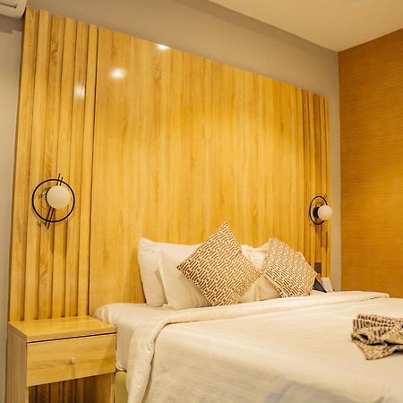 Ojaja Suites By Perennia Акуре Екстериор снимка